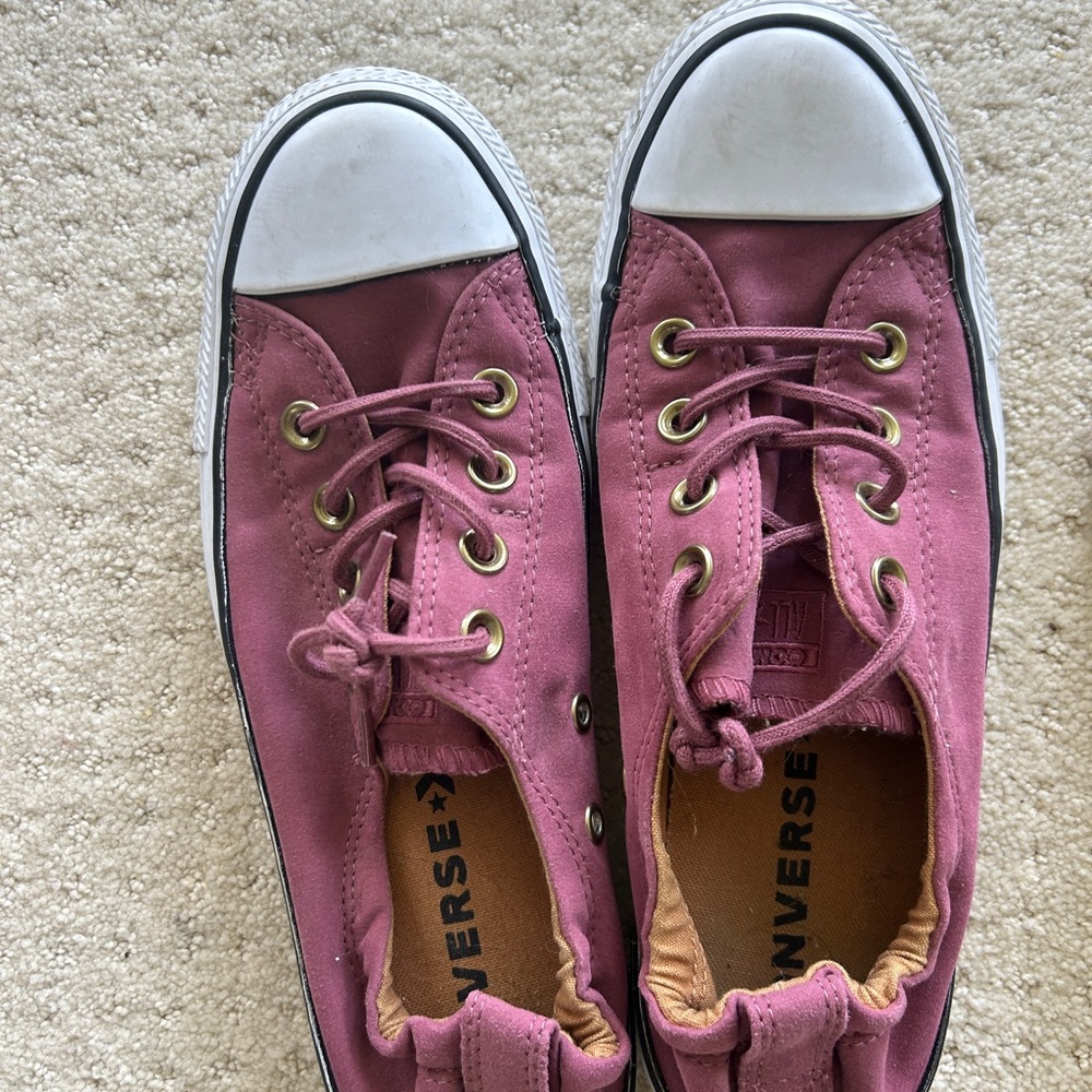 Converse Pink Sneakers great condition size 8 great condition